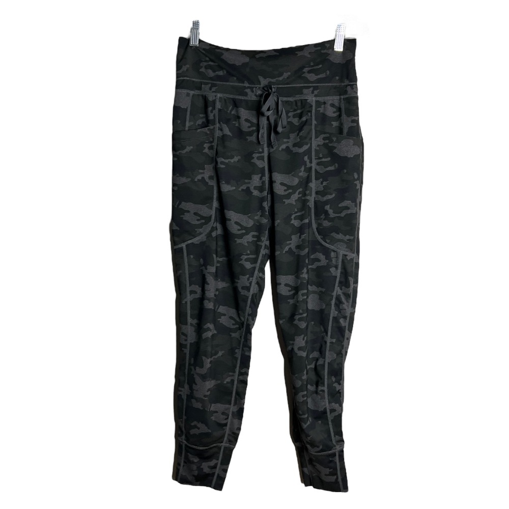 Fabletics Pants Womens Small Green Camo Powerhold Leggings Workout Athleisure